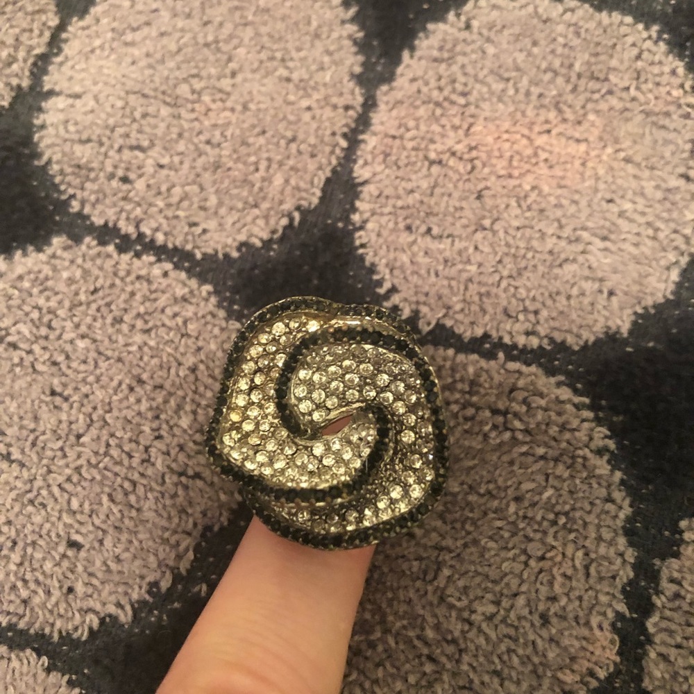 Bling diamond and black rose ring